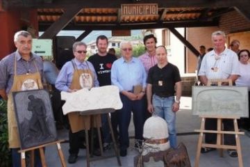 Il Sindaco Steffenina e l'assessore Avetta ringraziano gli espositori che hanno donato le loro opere al comune di Vistrorio, che andranno ad arricchire il museo a cielo aperto